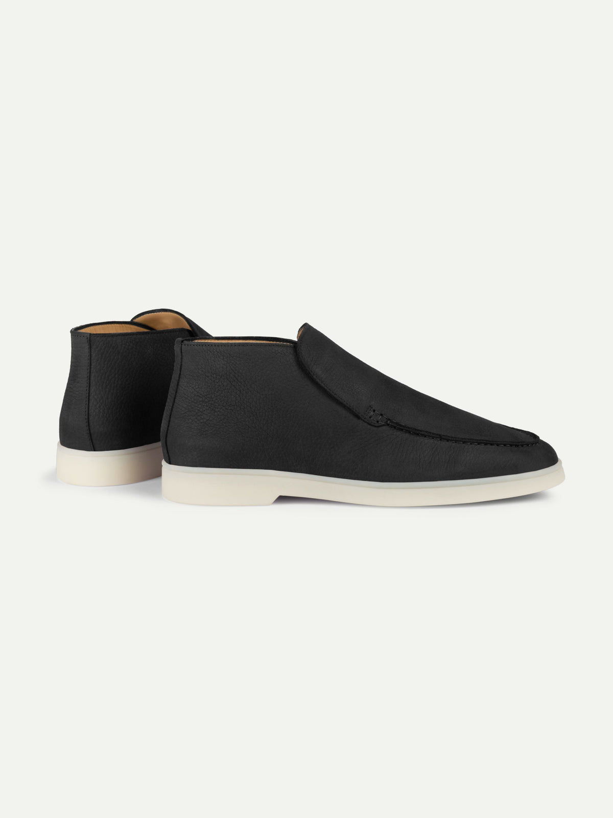 https://cdn.shopify.com/s/files/1/0103/3987/6928/files/Aurelien_city_loafer_winter_grain_nubuck_black_men_3.jpg?v=1730034932