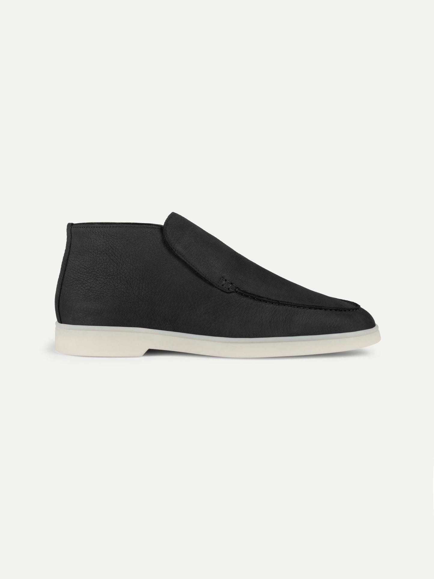 https://cdn.shopify.com/s/files/1/0103/3987/6928/files/Aurelien_city_loafer_winter_grain_nubuck_black_men_4.jpg?v=1730034932