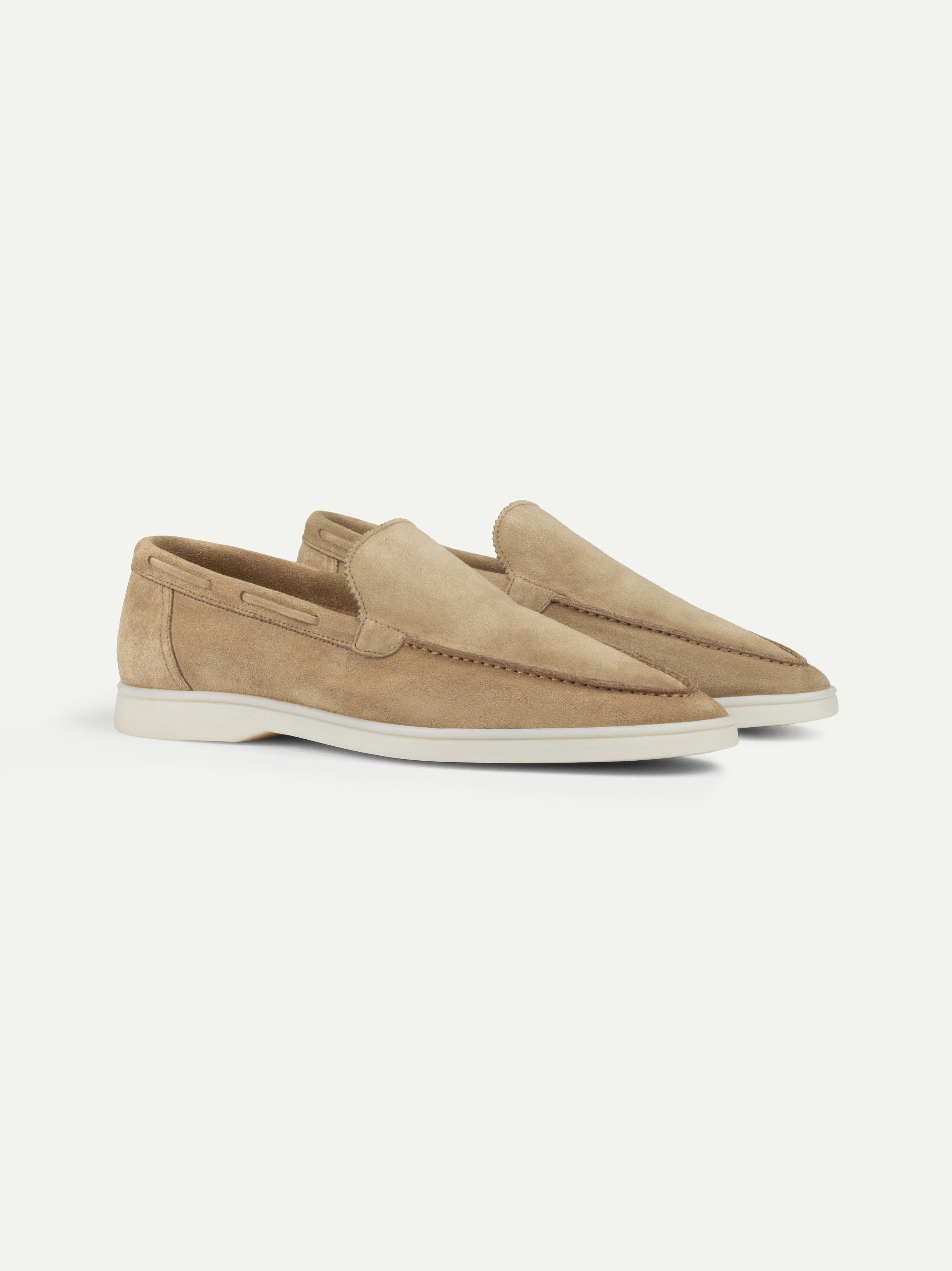https://cdn.shopify.com/s/files/1/0103/3987/6928/files/Aurelien_yacht_loafer_2.0_softey_suede_dark_taupe_men_1.jpg?v=1747848640