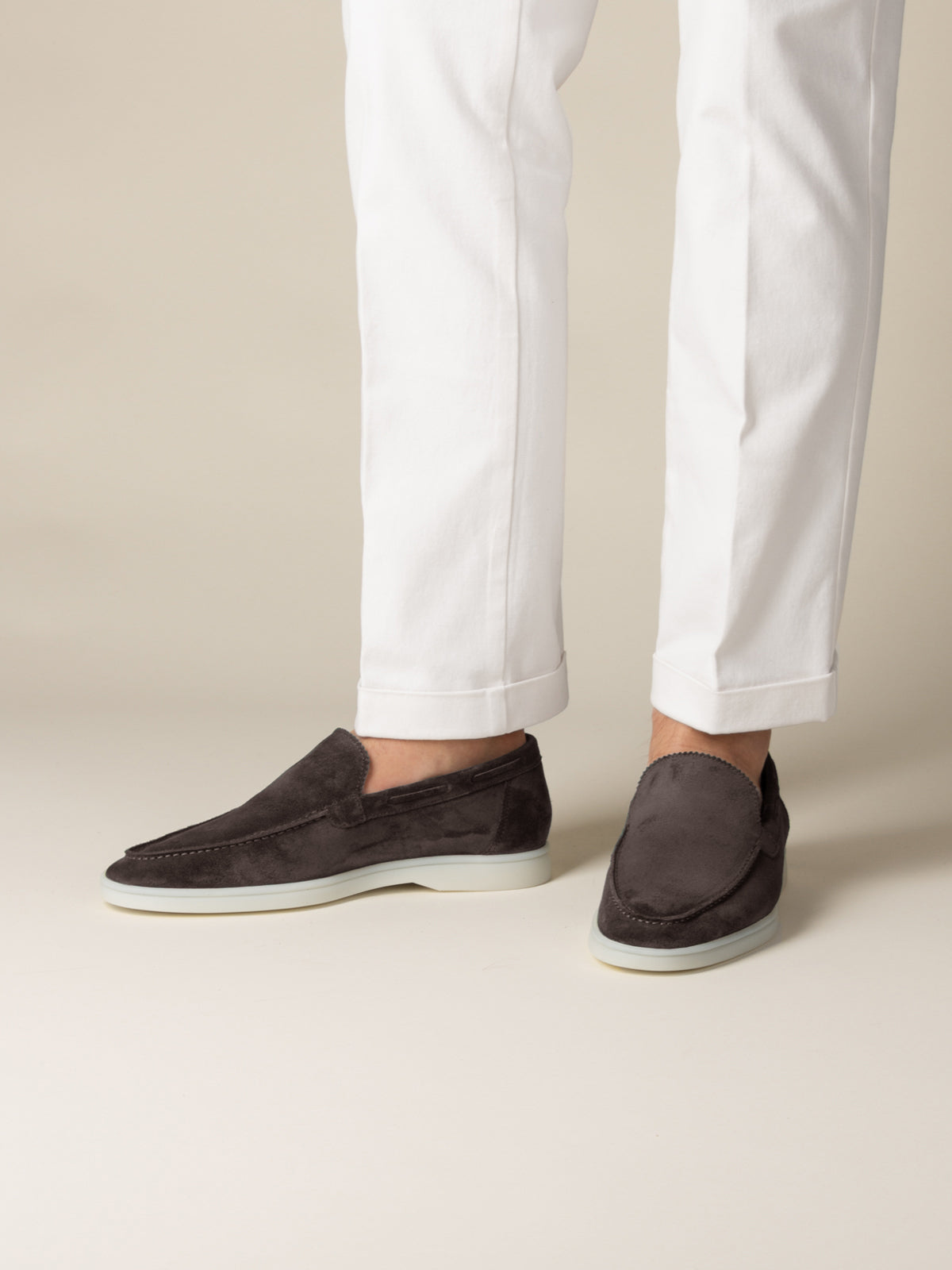 https://cdn.shopify.com/s/files/1/0103/3987/6928/files/Aurelien_yacht_loafer_softey_suede_charcoal1.jpg?v=1705401177